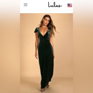 Lulu’s Feeling Flawless Emerald Green Velvet V-Neck Maxi Dress